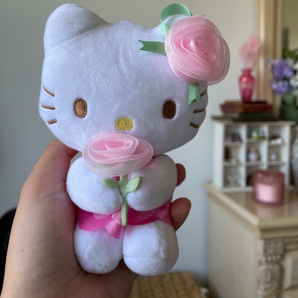 Sanrio Hello Kitty plush keychain - Picture 1 of 4